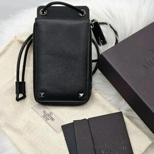 🎁Valentino Garavani Black  Leather Strap Walllet🎁